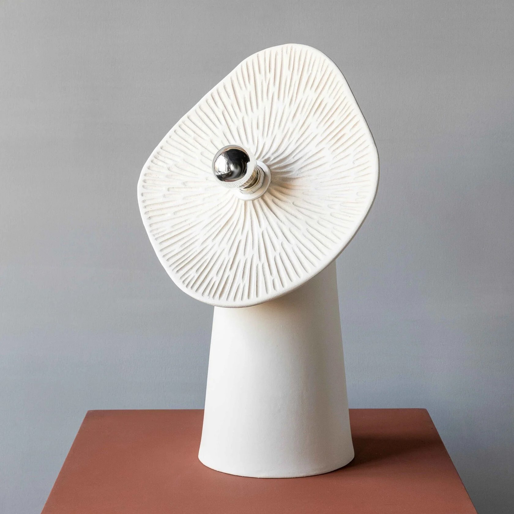 Лампа настольная FLAMMULINA white 