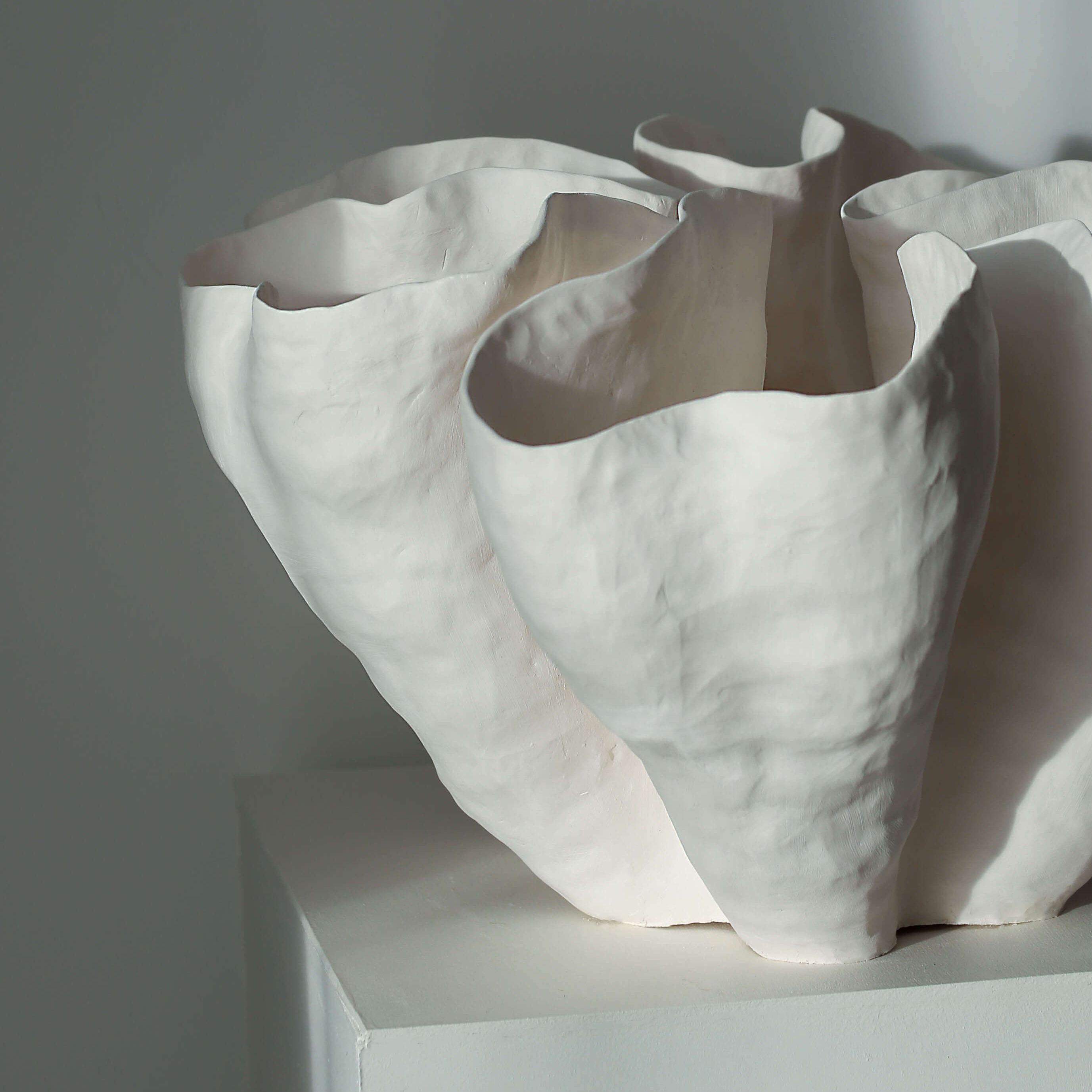 Скульптурная ваза из серии "REFLECTION 2.0" (средняя) - изображение 2