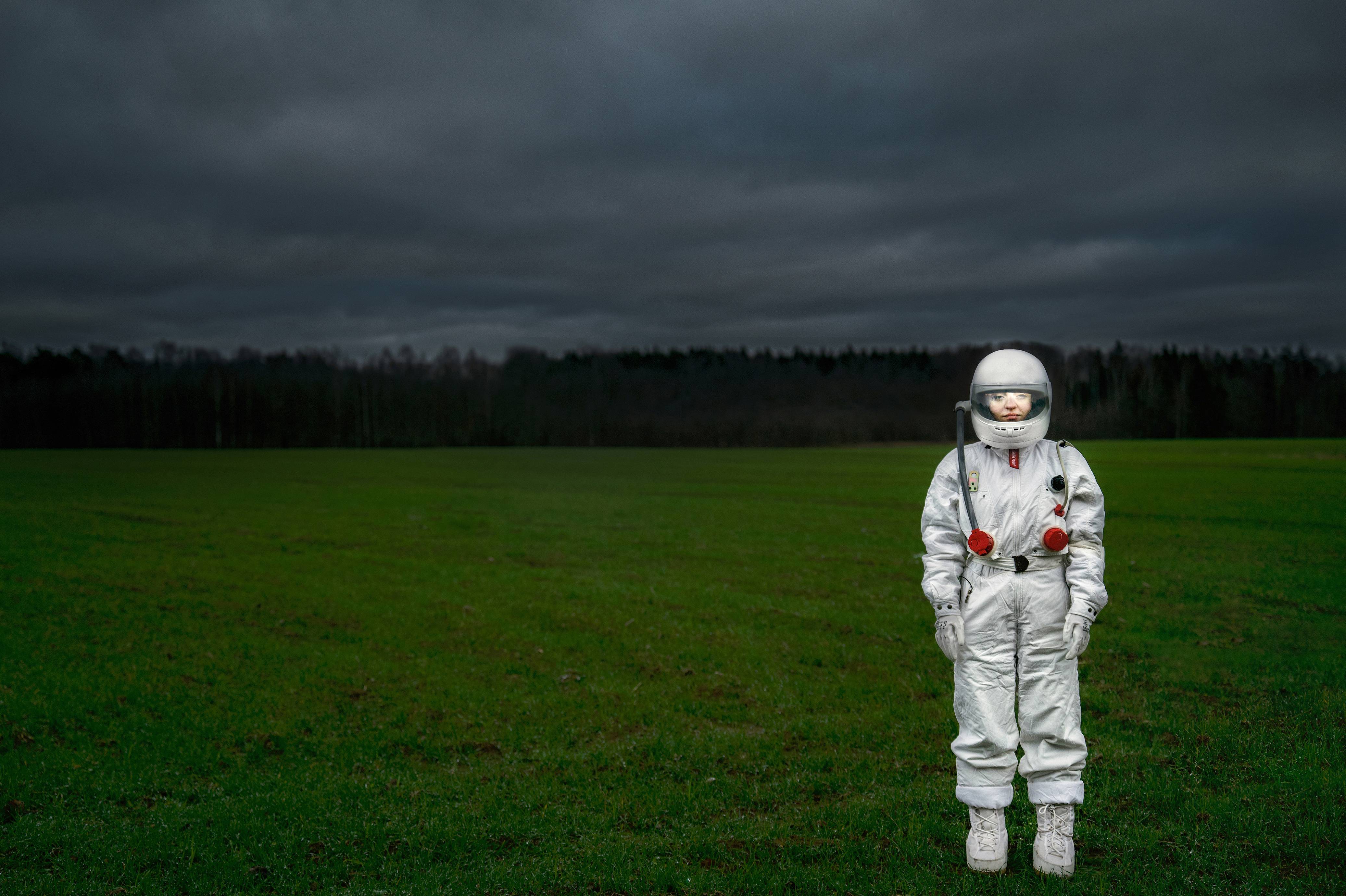 Постер "Космос здесь" 