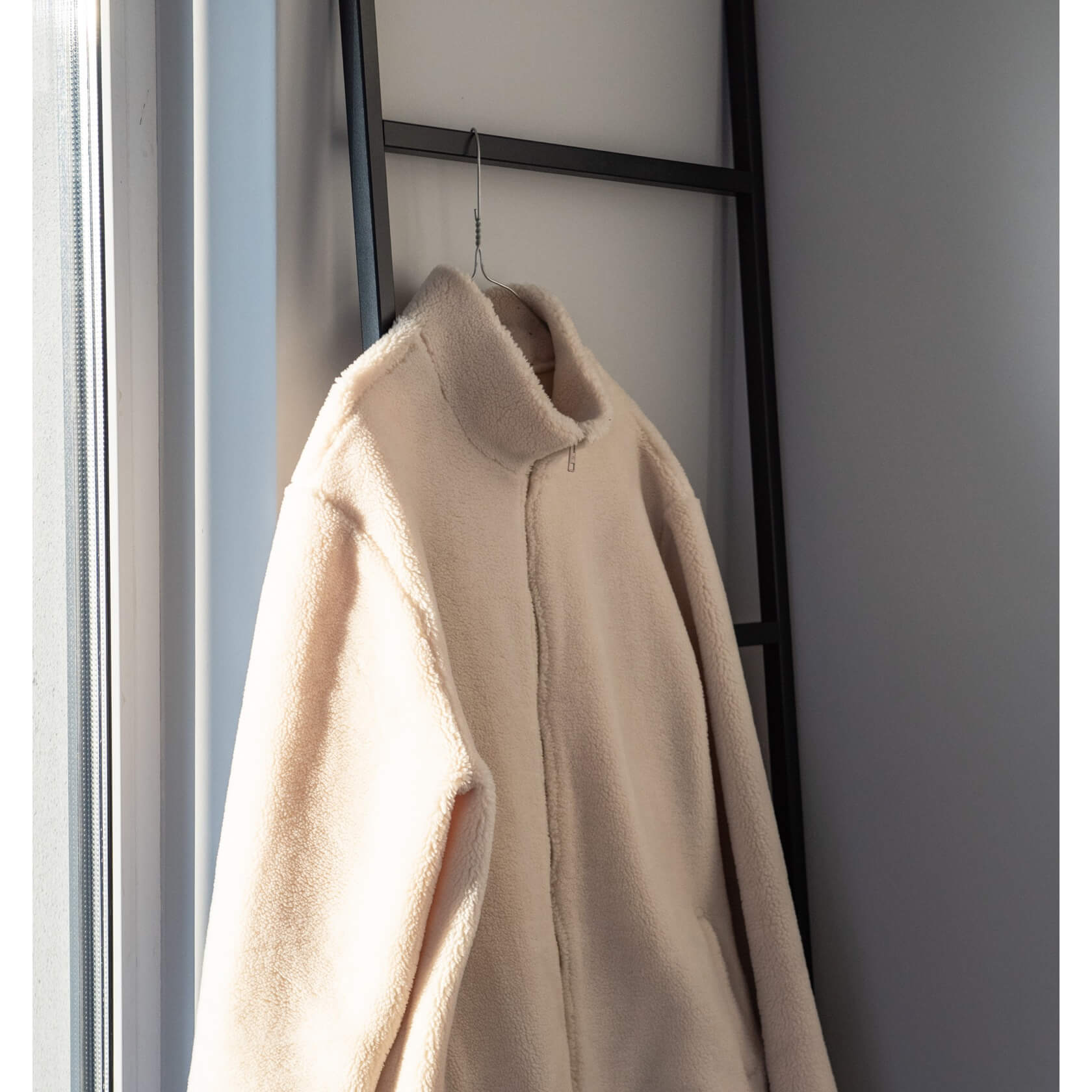 Декоративная лестница-вешалка - изображение 2