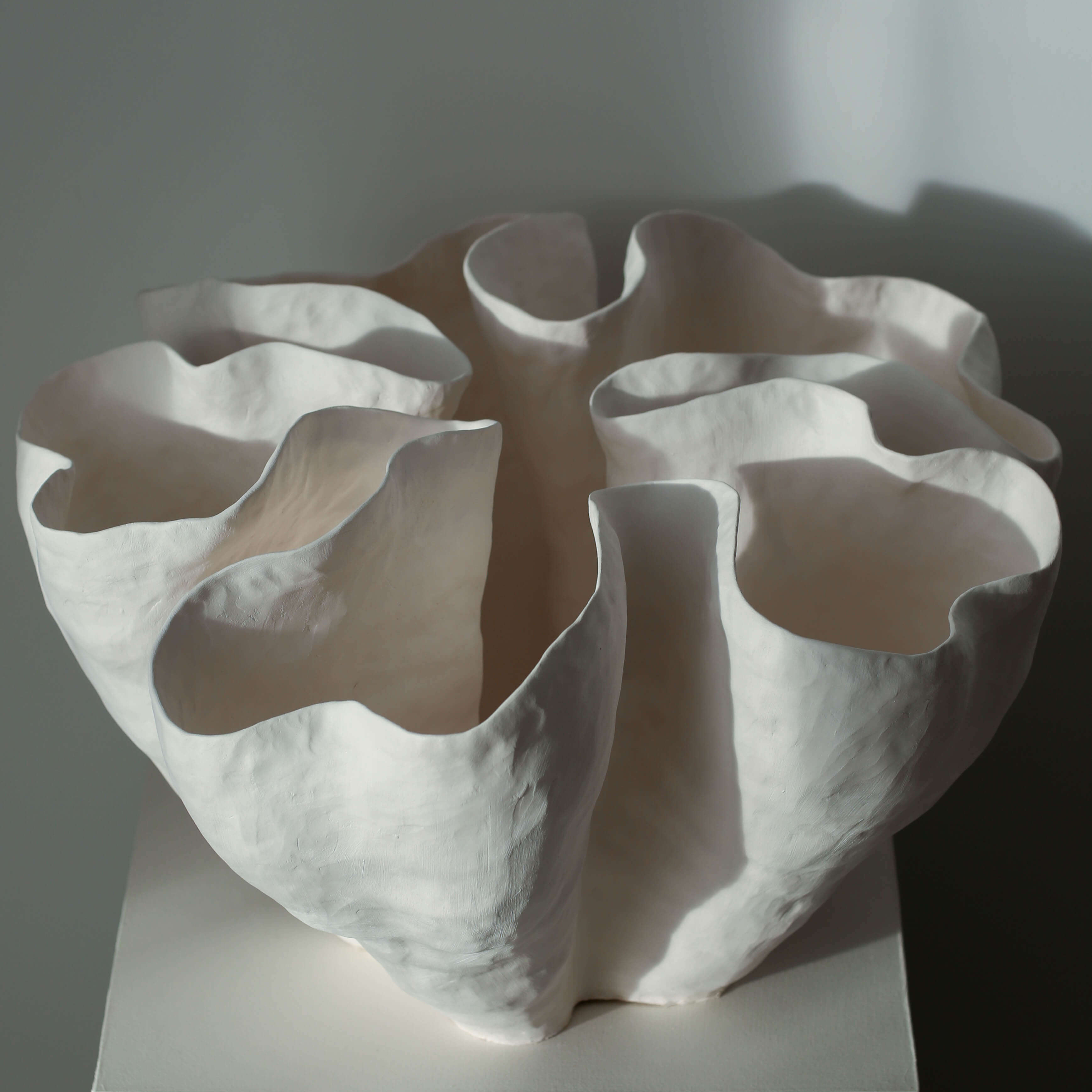 Скульптурная ваза из серии "REFLECTION 2.0" (средняя) 