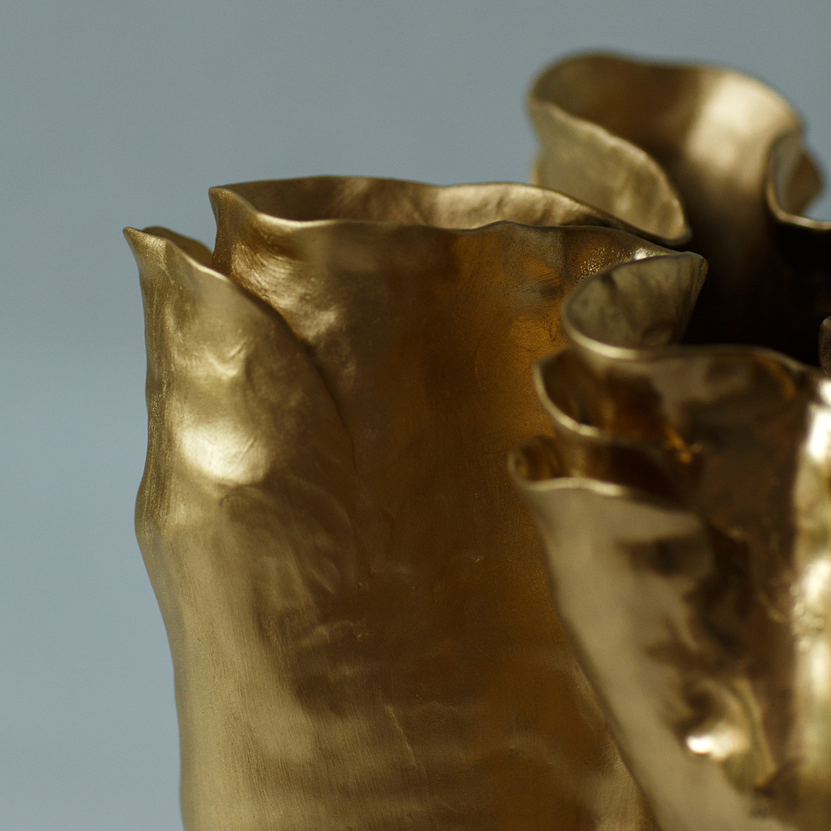 Скульптурная ваза "GOLD FLOWER" - изображение 1