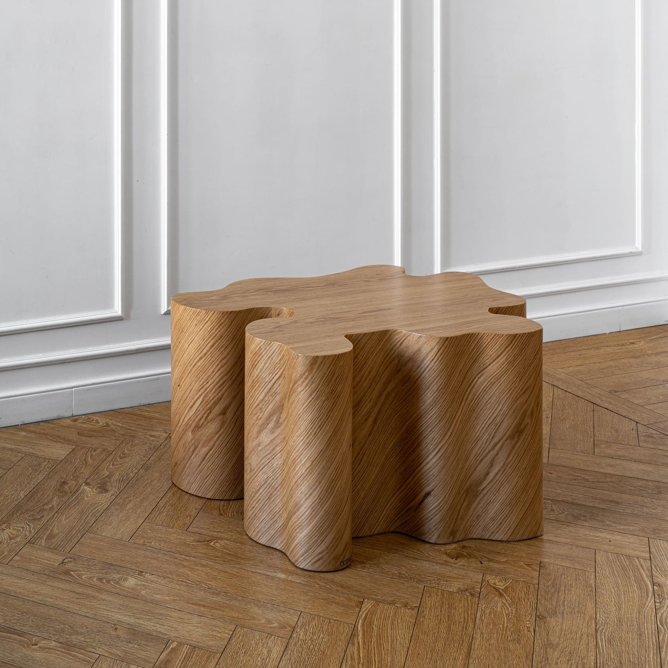 Стол журнальный "Пень" цельный