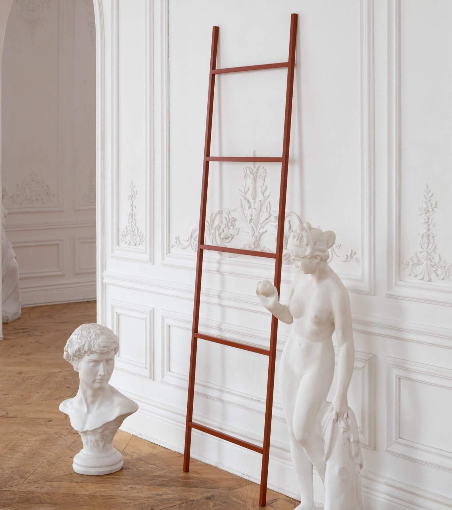 Декоративная лестница-вешалка - изображение 4