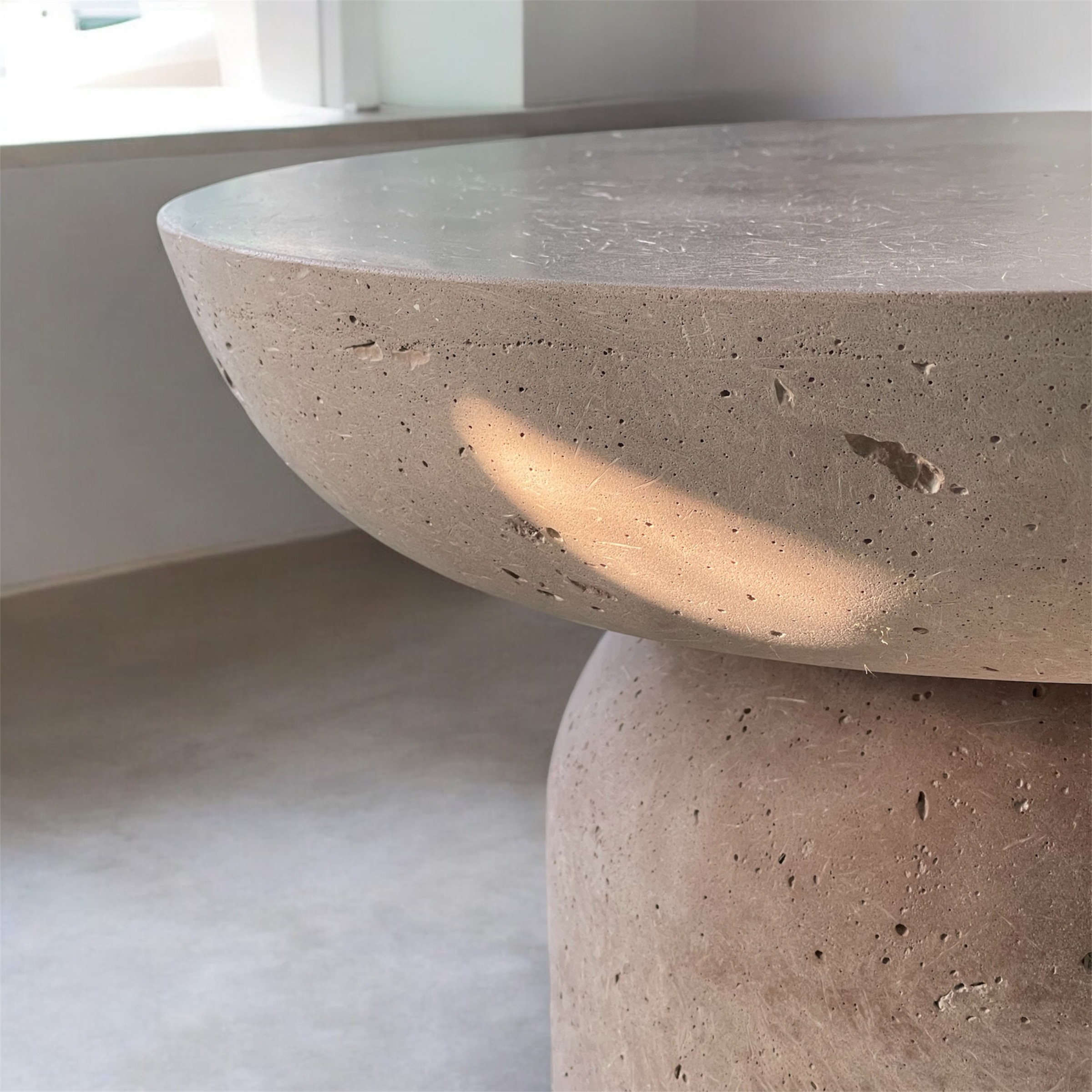 Столик из архитектурного бетона LOONA - изображение 1