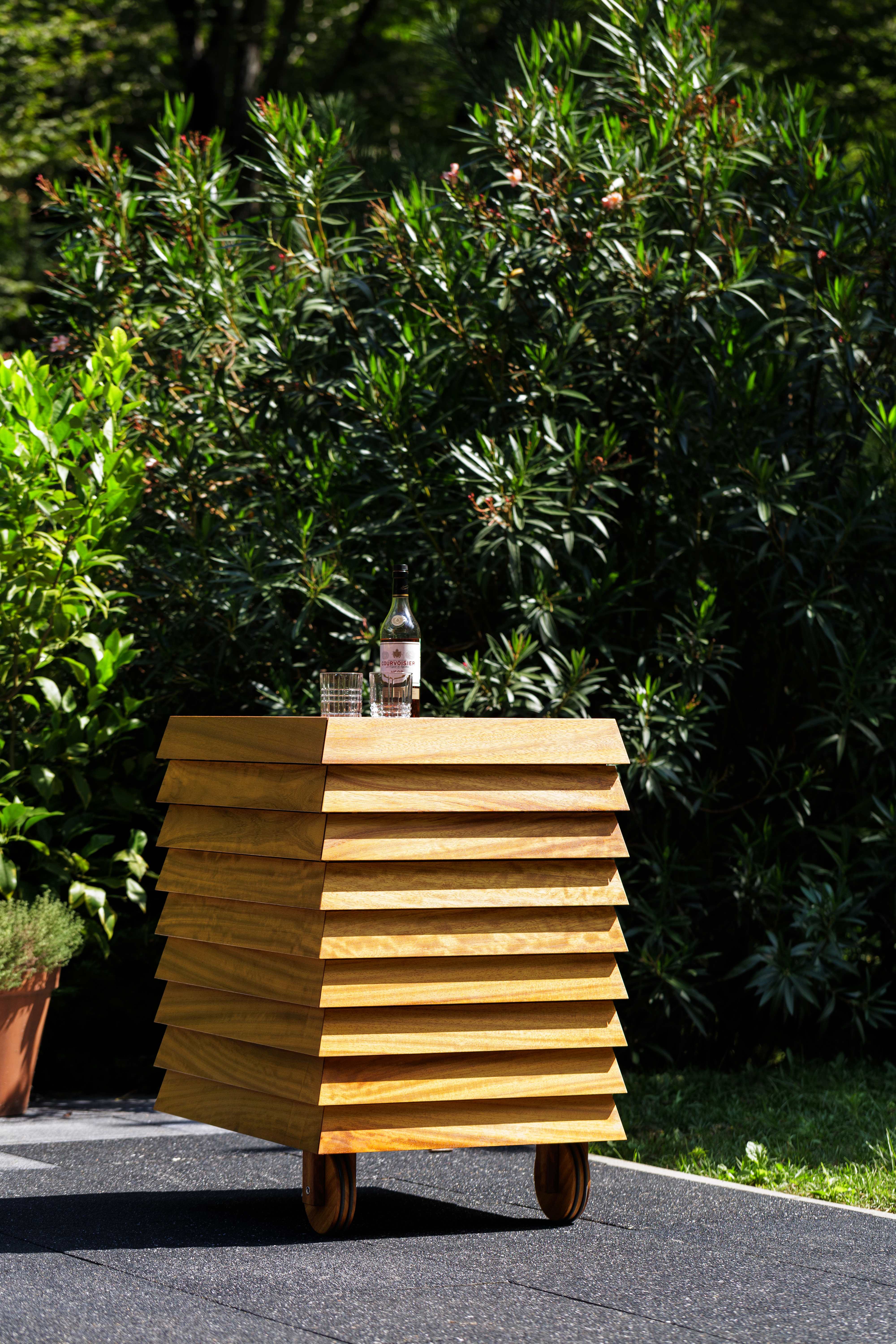 Передвижная уличная тумба «Гелеполь» - изображение 1