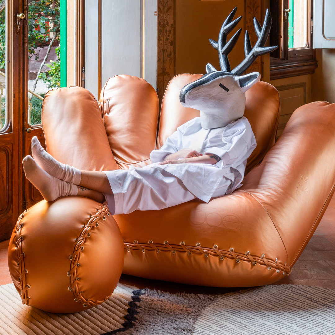 JOE: икона дизайна с бейсбольным сердцем